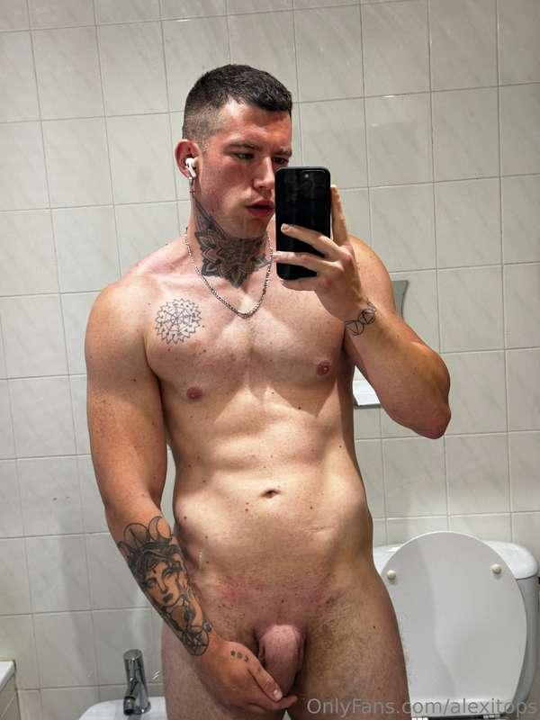 alexitops main image