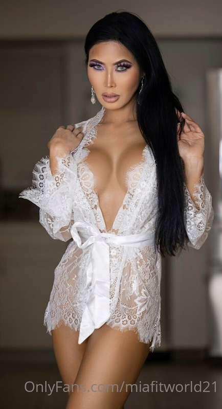 Netflix and chill?  Or boudoir and brunch?