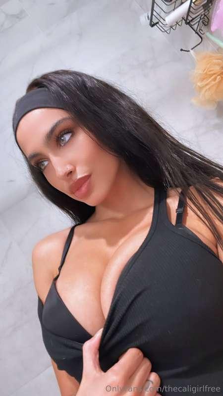 My VIP page is way better 🌶️ https://onlyfans.com/thecaligir..