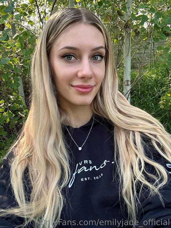 Should I film an outdoor vid soon? 😏