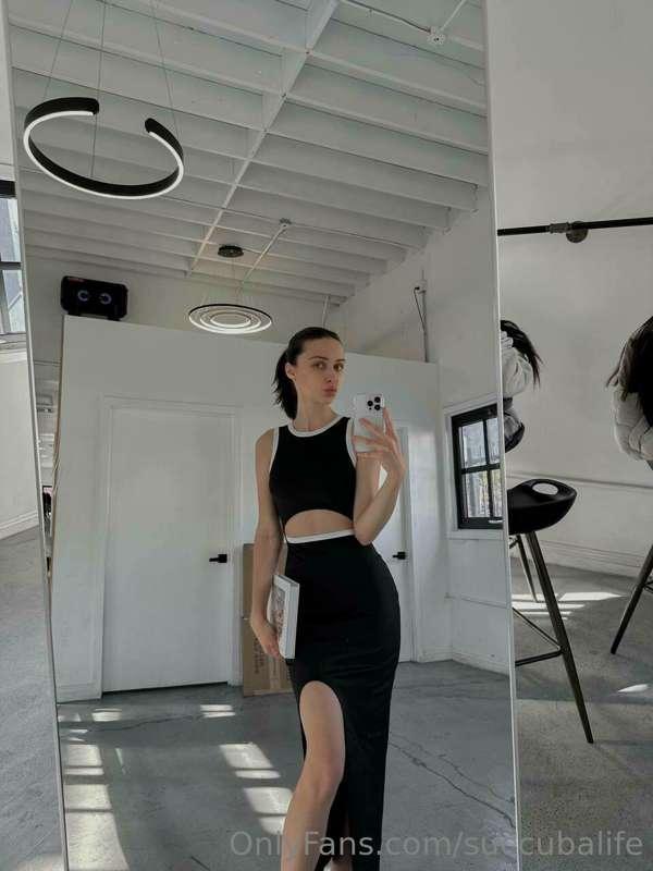 My mood today is very good and I'm sure you'll like my dress..