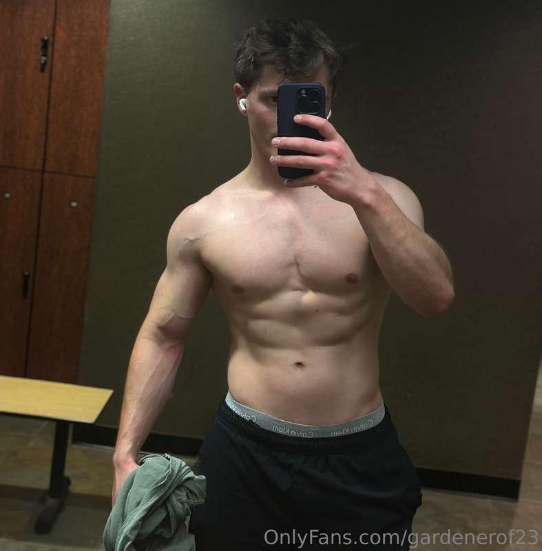 Which pic do you like more