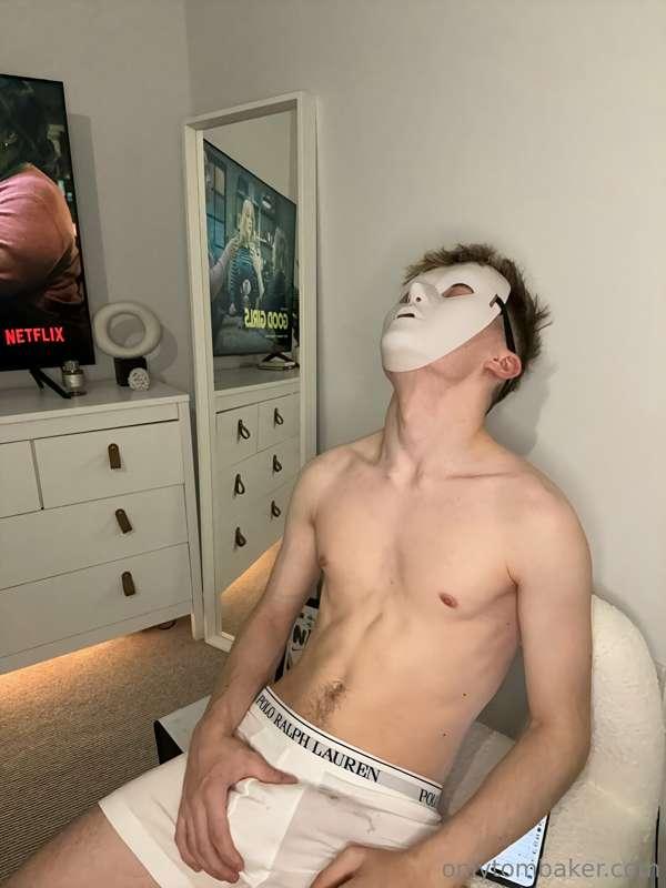 tombakerx image #0