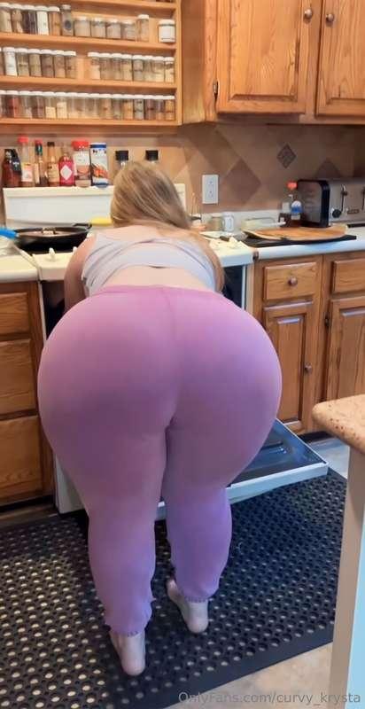 Should I bend more? 🍑