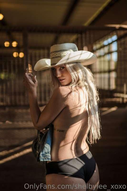 🤠