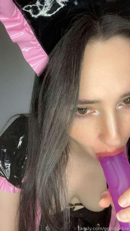 Can I be your naughty nurse and drain your balls? 

#egirl #alt #goth #roleplay #blowjob #succubus #smalltits #fyp