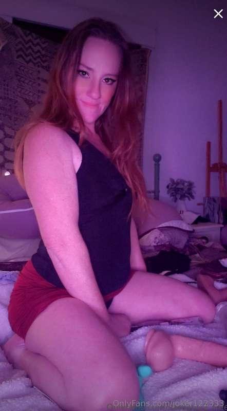 @samluvz2_free Do you have a little sexy redhead addiction? ..