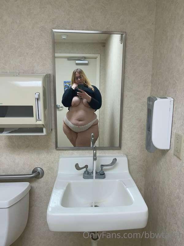 bbwtarah image #0