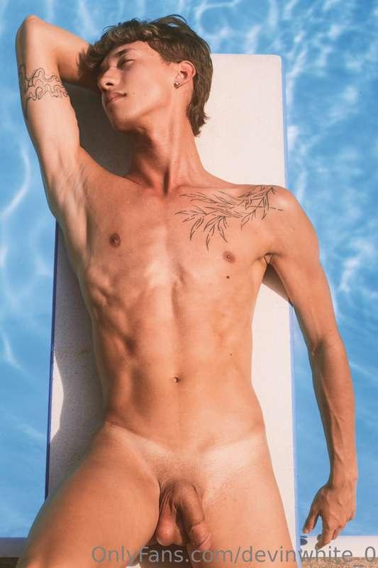 Photo shoot 💙
—
Anyone diving here 👀😇