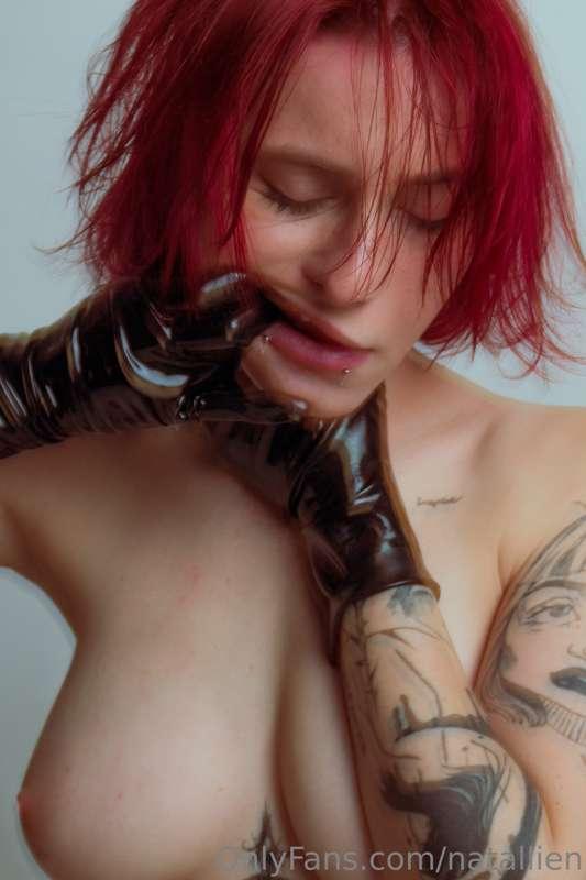 Whenever i see black latex gloves, I get horny 🤤🤫 idk, somet..