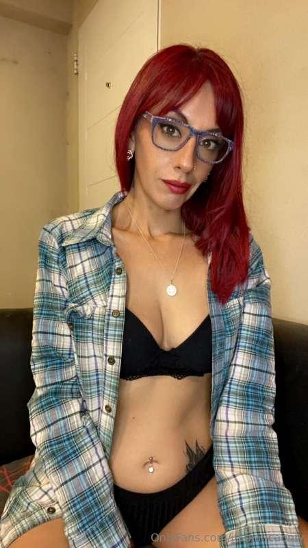 how are you liking me with these glasses on? 🥰💋❤
