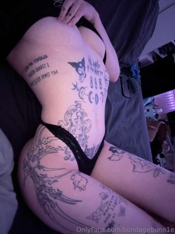 swipe 2 see titties <3 !