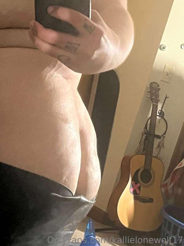 Can you see the sweat dripping off my ass after wearing my l..