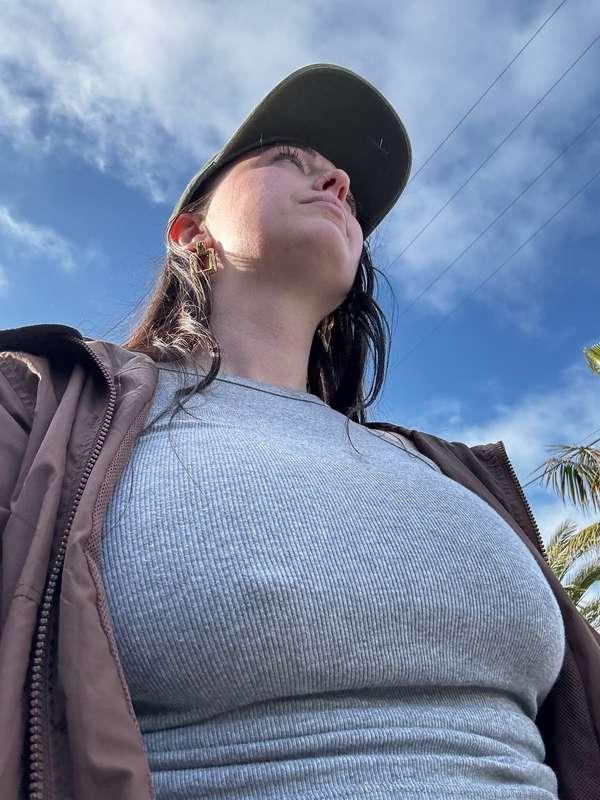 Good morning! The pokies are out ☀️
