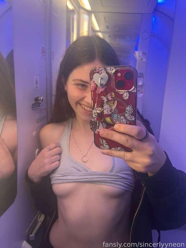 #free pic of me in the plane #bathroom
I’ll post the full plane nudes when I wake!!