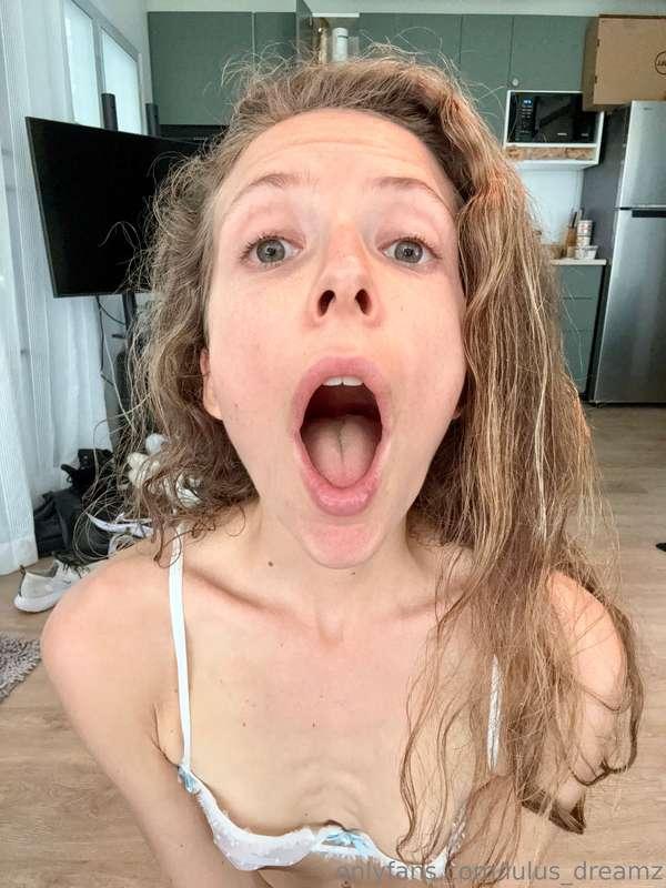 would you feed my hungry mouth? 😈