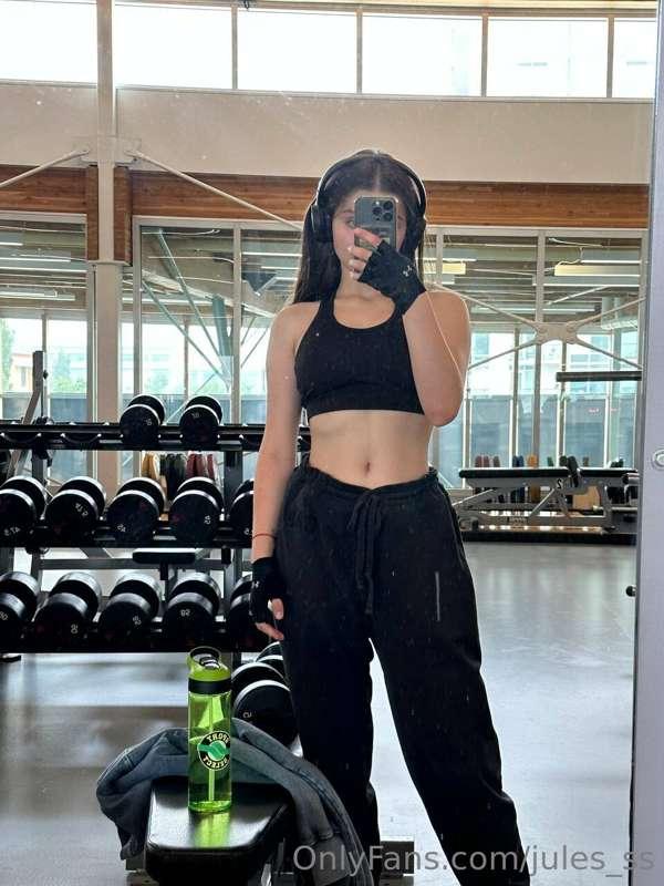 Gotta train to maintain that body💪