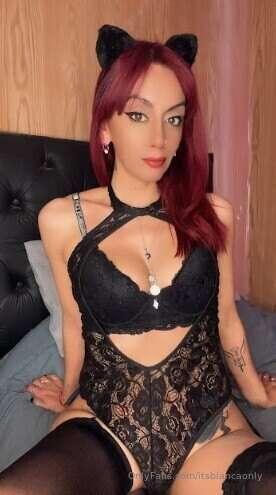 Serving you dessert before dinner 😈