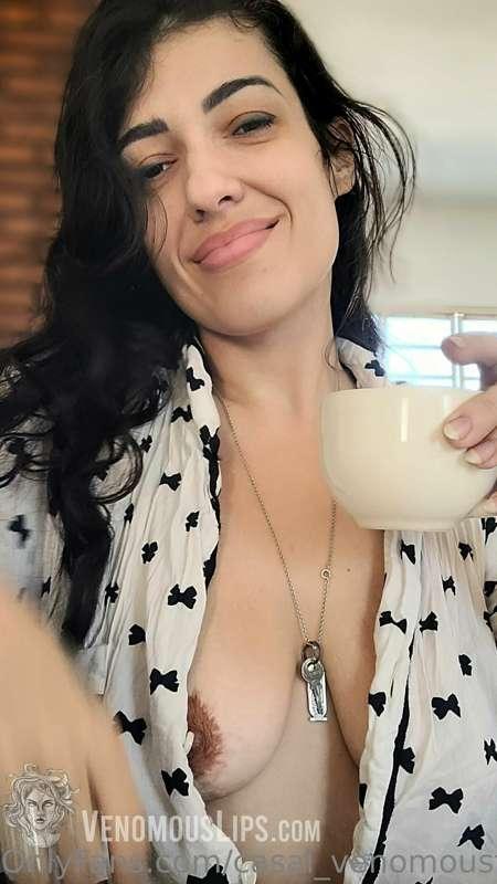Coffee and Tits.☕(o)(o)
The best way to start the weekend!