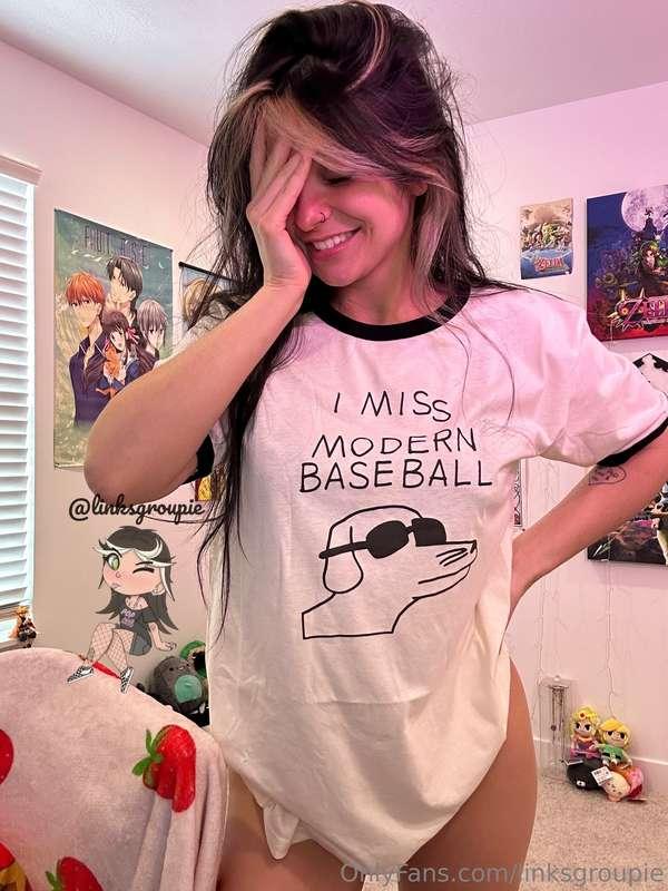 Your very own sad girl gamer!! Comes with MOBO ⚾️*Modern Bas..
