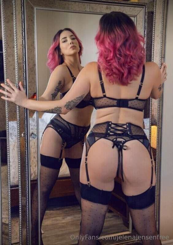 What's your favorite color lingerie? 😈