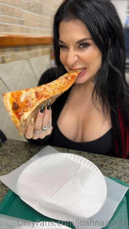 The 2 best things to eat in NYC 😜