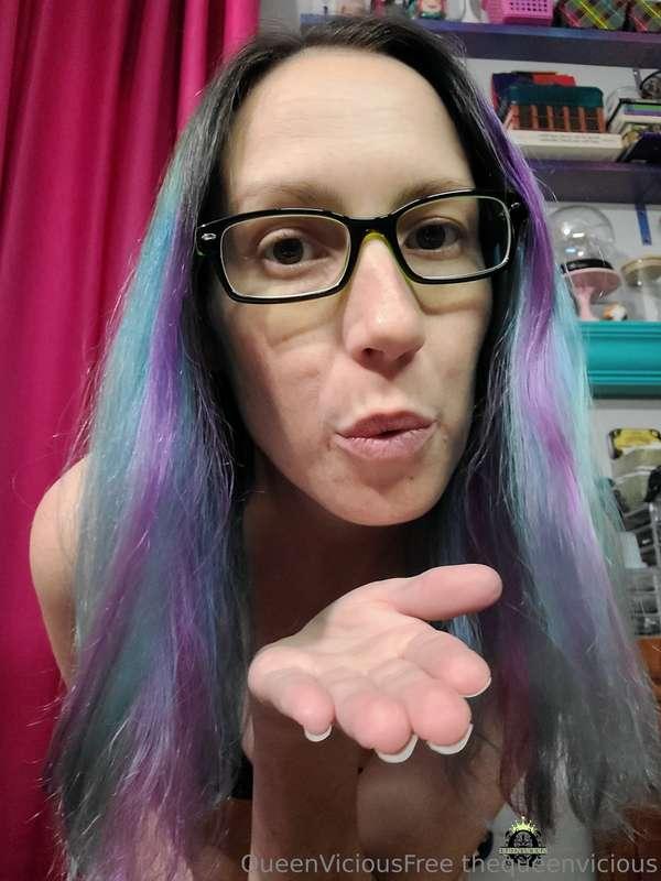 New fun pics and video coming to your dms over the next coup..