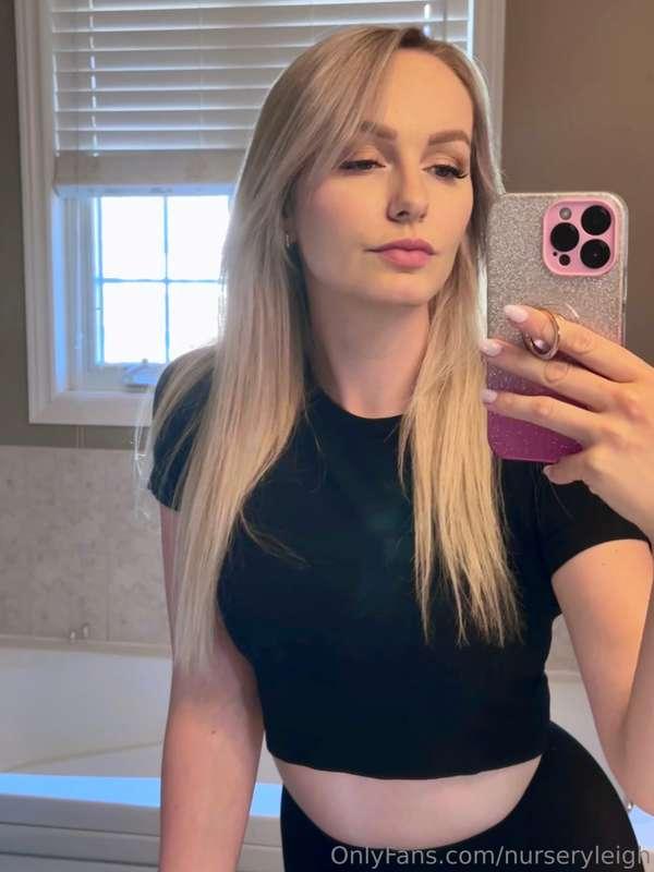 Tip this post if you'd like to Have me as your girlfriend 🤤