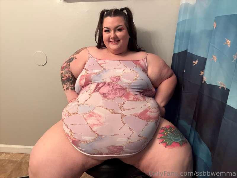 My big belly makes me happy 😍🥰