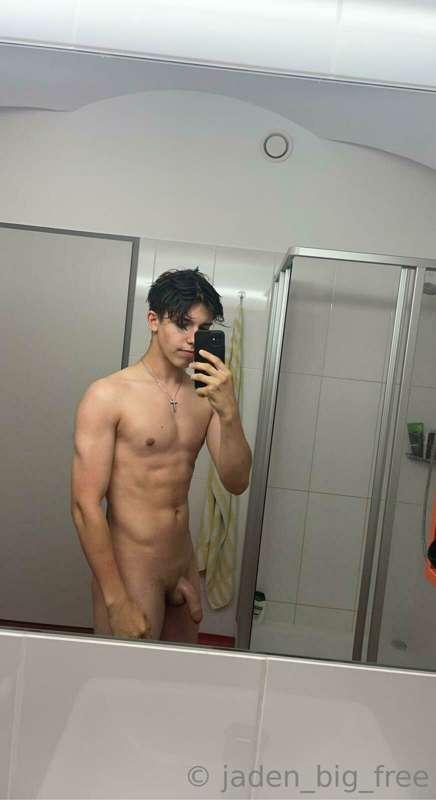 excitiiiiiing ..!

did i discover an 18y/o MMA fighter from ..