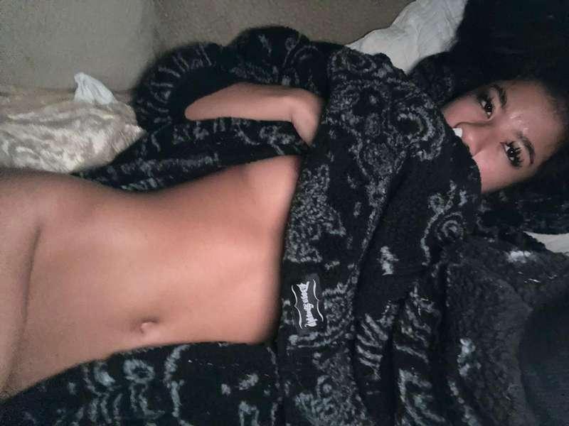 Feeling terrible today :( show some love and cum chat in my ..