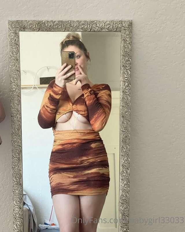 A video of me playin with my pussy in this cute dress and se..