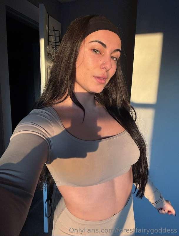 Do you like me loud or trying to hold back?🙈