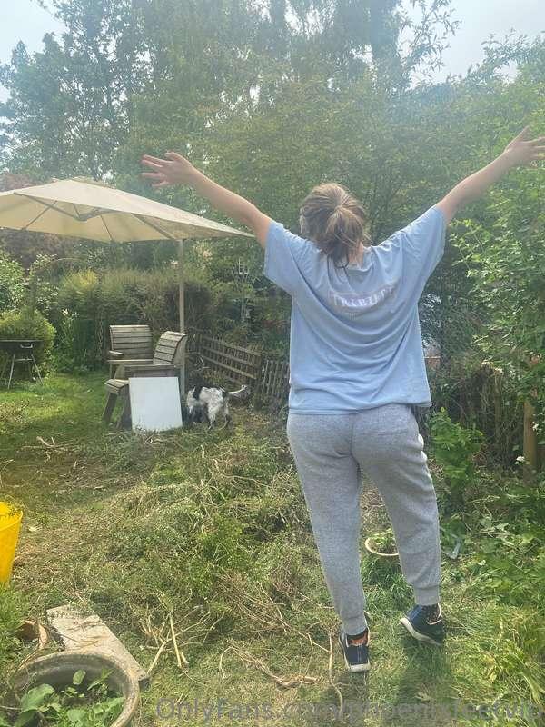 Trimming my bush 🌲🌿  ***DIY update:*** My next major project..