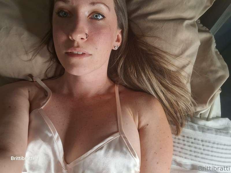 🥱😊Morning! I cant wait to help you cum today 😛 I'm starting ..