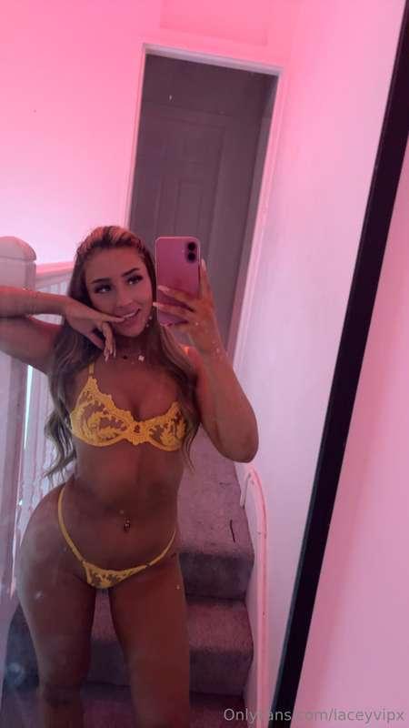 You’ve never seen yellow look this tempting... wanna get a l..