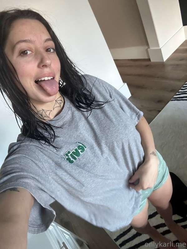 Good morning 😏 I’m all showered and I’m active on here today..