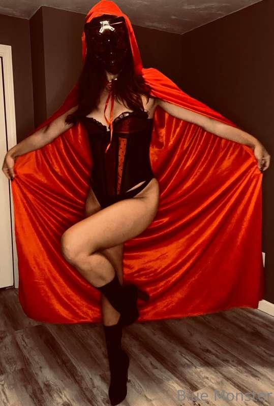 Early preview of SEXXY HALLOWEEN! 💀👻

Who is going to make a..