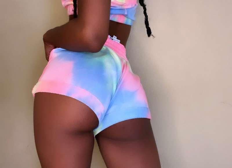 colorful booooty