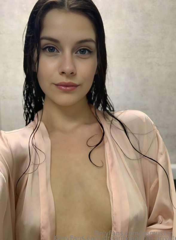 🔥 FREE SUB NOW @ashley_shining_star 🔥This brunette @ashley_s..