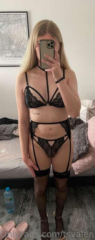 I can also be an elegant slut in stockings and heels💖😘