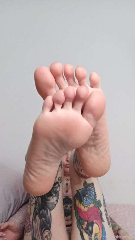 🦶🏻🦶🏻