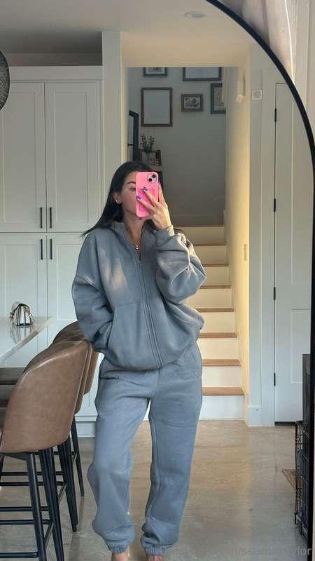 ever just wanna spend the whole day in a sweatsuit?? 😅