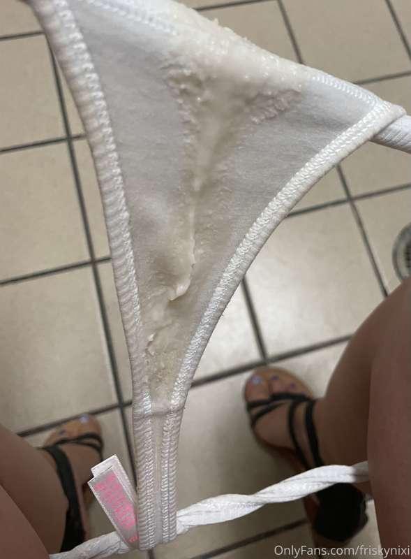 I’ve been so horny all night I creamed the fuck out of my pa..