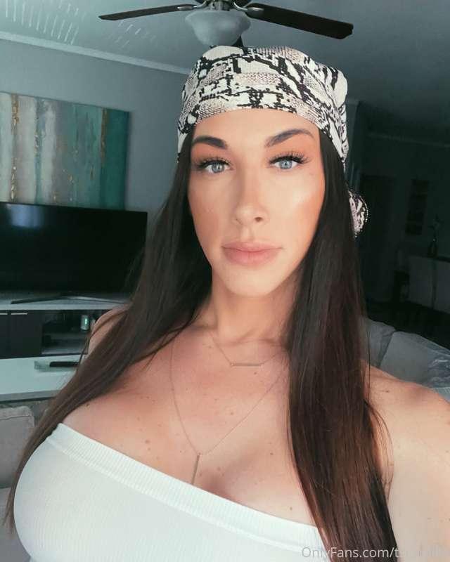 Just a little something to remind you what you're missing 😘