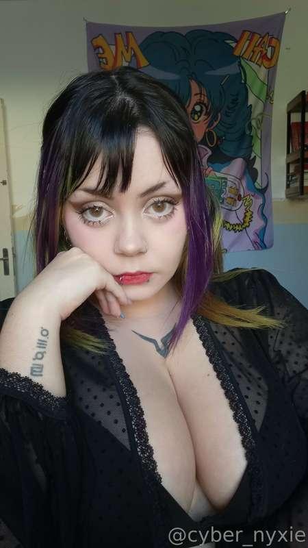 Hairy armpit pictures for the hairy girls lovers 💚💚