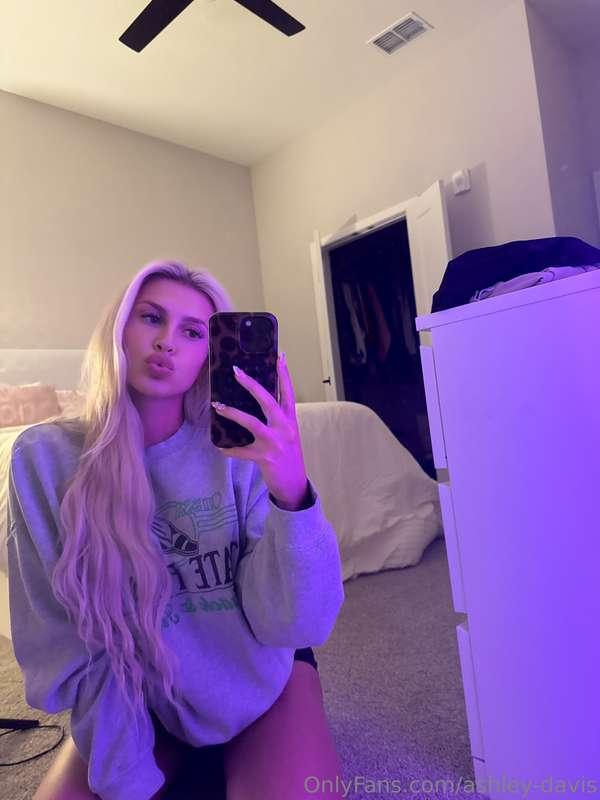 i'll be online all night so this is your sign 🤗