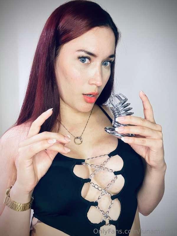 What day is today? CHASTITY DAY! Let mommy put the cage on y..