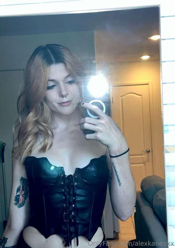 I heard you like goth girls ;)