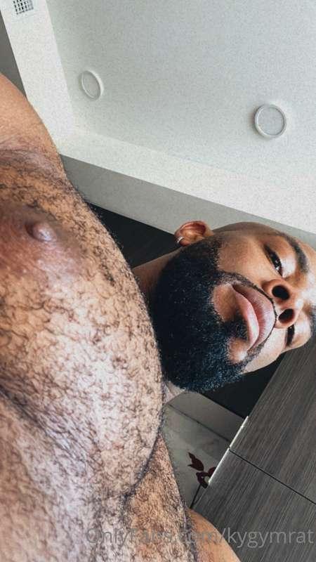 Playing with my nipples gets me hard 😈